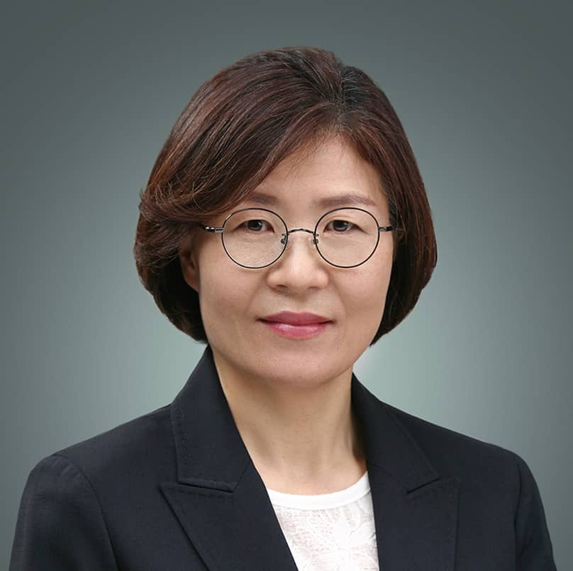 Dr. Yun-Ha Hwang
